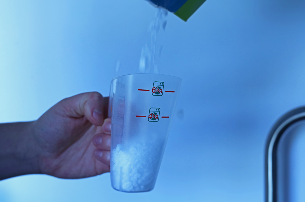 Seriendruck auf Kunststoff-Messbecher für Verpackungsindustrie