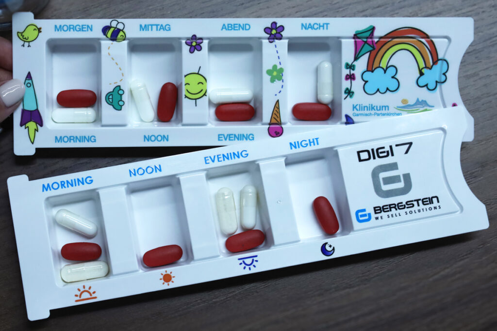 Bedruckung von Medikamenten-Dispenser mit Inline-Inkjet Druck